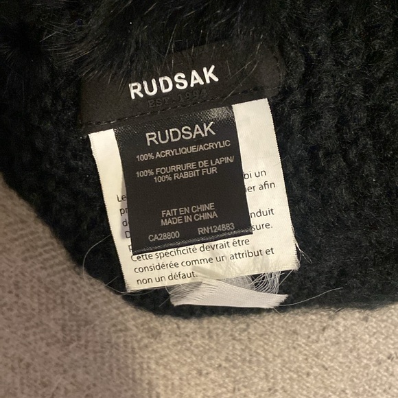 Woman’s scarf - Picture 4 of 4